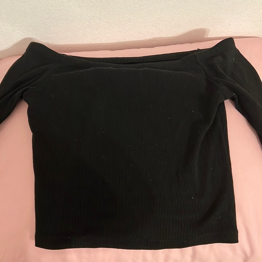 Brandy Melville black long sleeve crop top